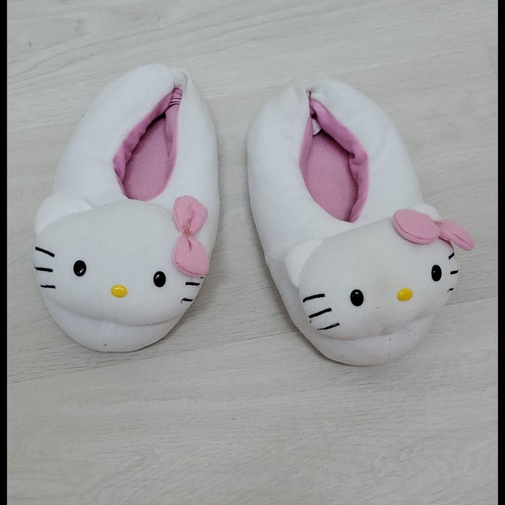 Hello Kitty slippers